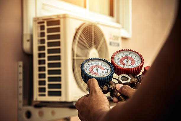 Professional Heat Pump Repair technician working in Steubenville, OH